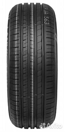 Royal Black Royal Mile 215/65 R16