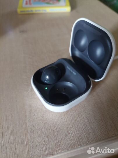 Кейс для наушников galaxy buds 2 оригинал(SM-R177)