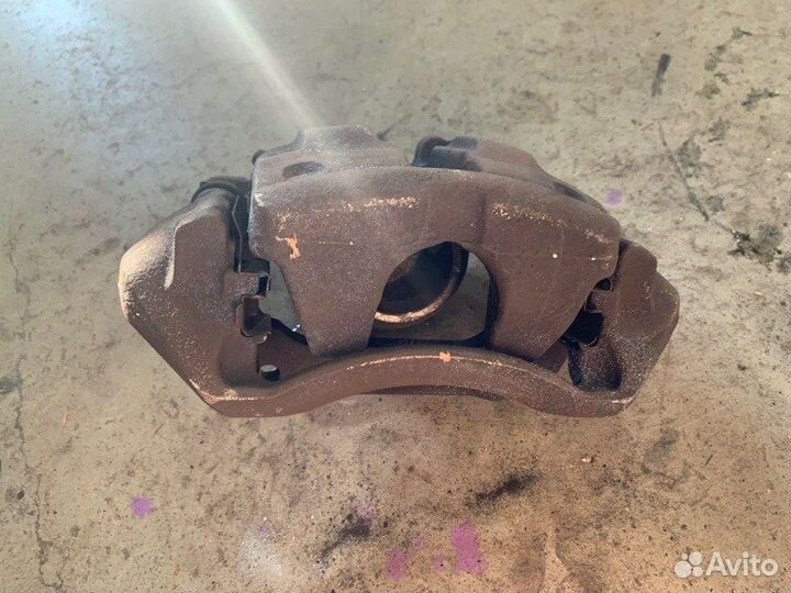 Суппорт передний левый Mercedes-Benz Clk-Class