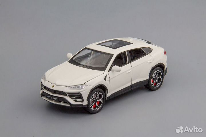 Коллекционная модель машины Lamborghini Urus