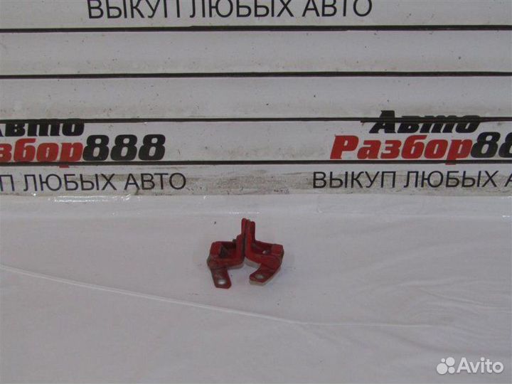 Петля двери задней правой Mazda 3 Bk хетчбек LF