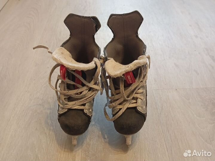 Коньки хоккейные детские