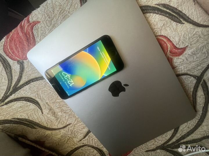 iPhone 8 64gb