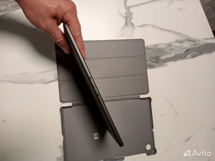 Планшет с симкартой Lenovo 10'3