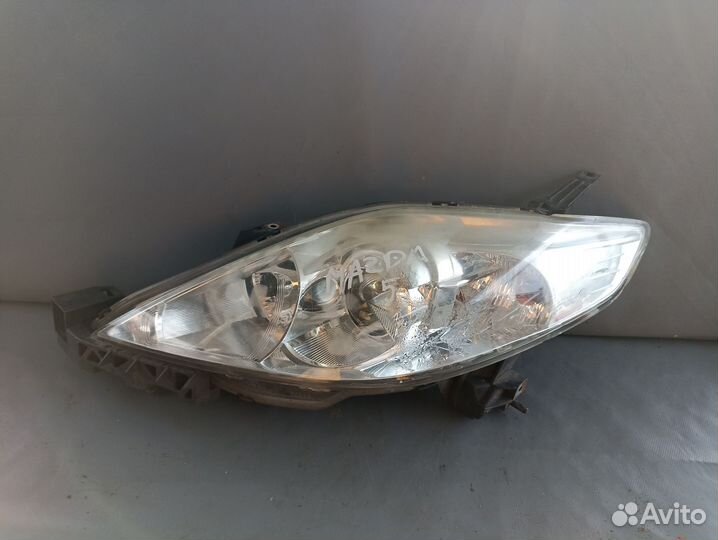 Фара Mazda 5 второе поколение
