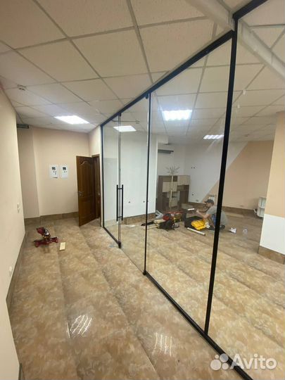 Стеклянная перегородка, межкомнатные перегородки