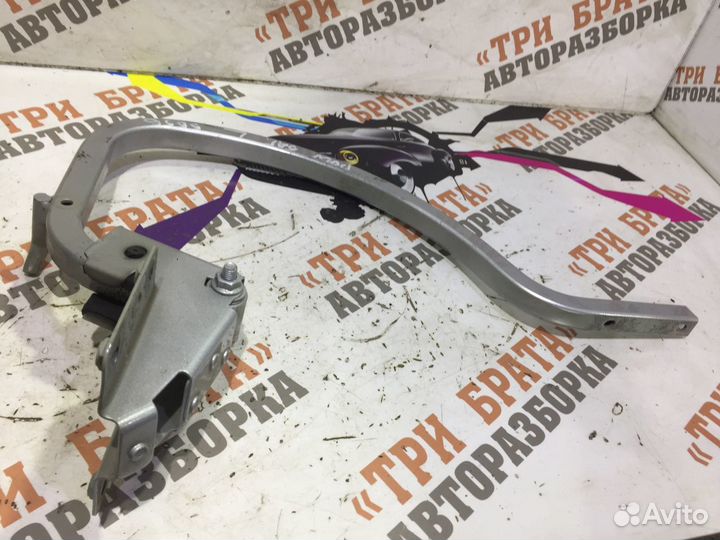 Фольксваген Поло Петля багажника левая Лев