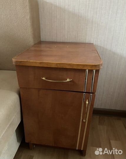 Тумба прикроватная