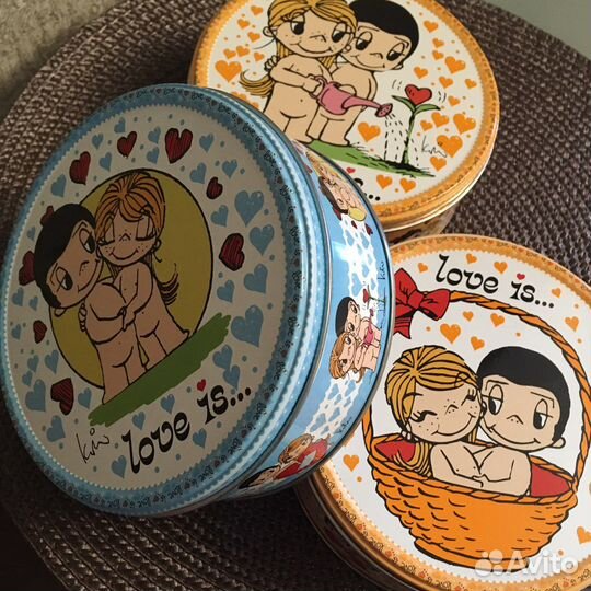 Металлическая коробка от печенья