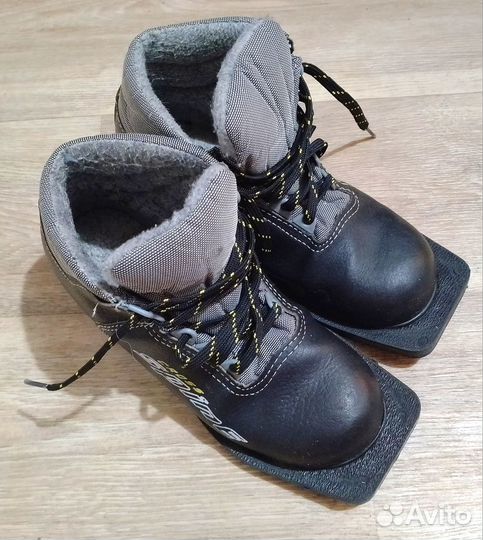 Лыжные ботинки spine