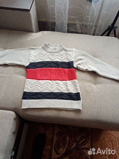 Свитер