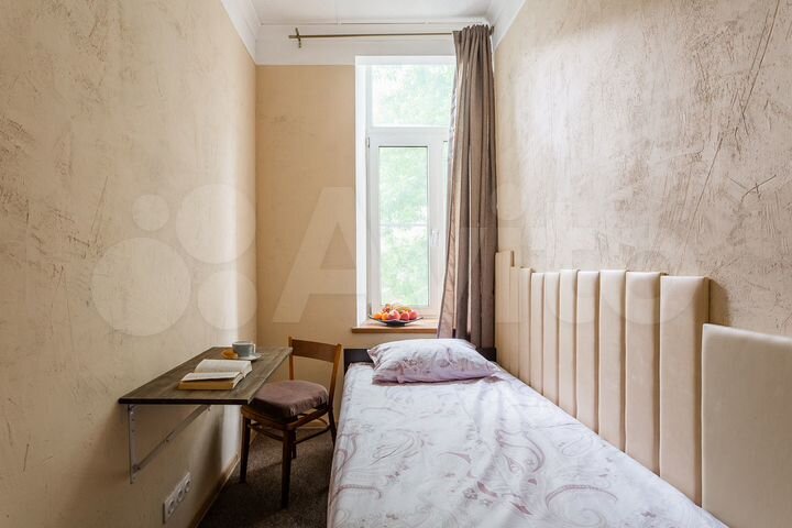 Комната 17 м² в > 9-к., 2/4 эт.