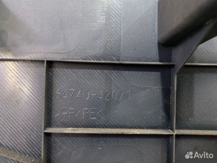 Обшивка багажника задняя левая Toyota Rav4 XA40