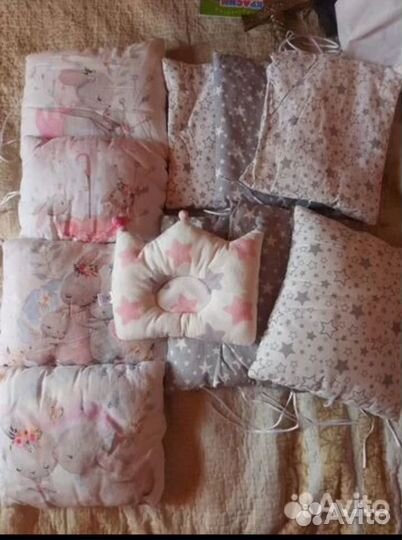 Бортики в детскую кроватку+подушка для новорожден