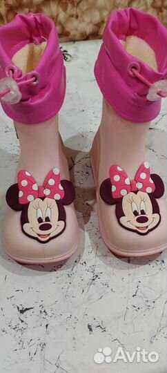 Очень красивые сапожки для девочки