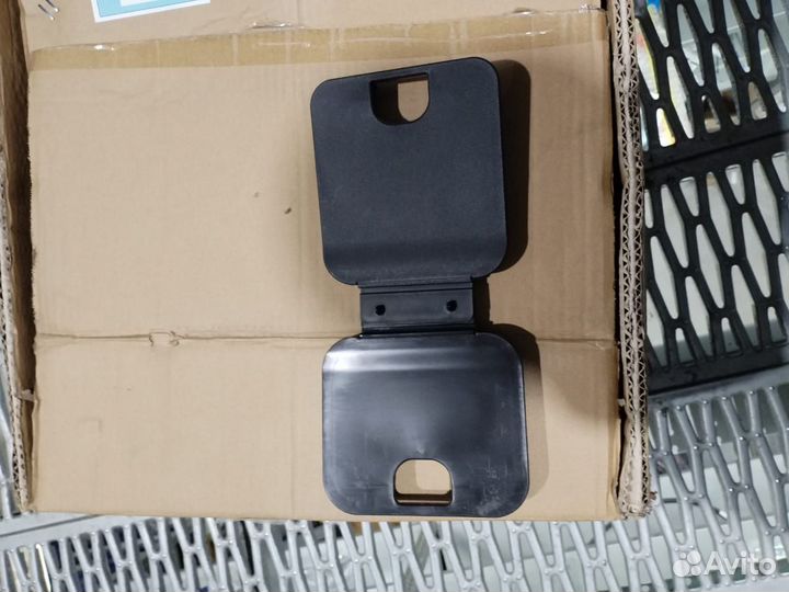 Заглушка подножки Sitrak AZ166424000001