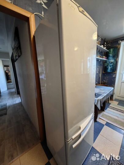 Холодильник бу pozis