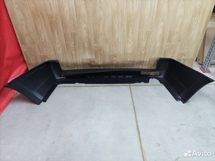 Бампер задний Mitsubishi Pajero 3 2000-2006