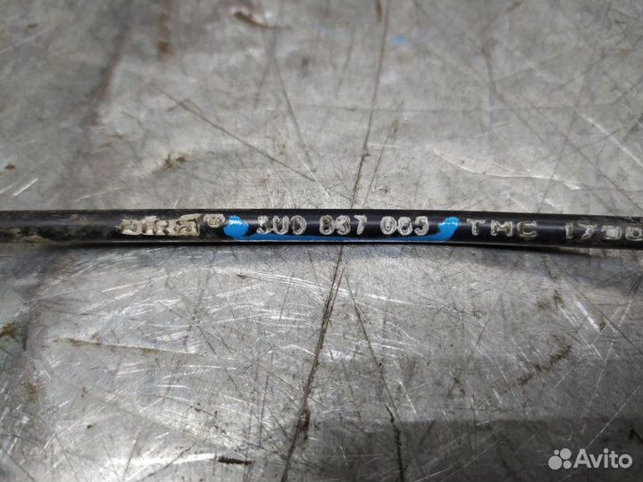 Трос открывания передней двери Volkswagen Passat