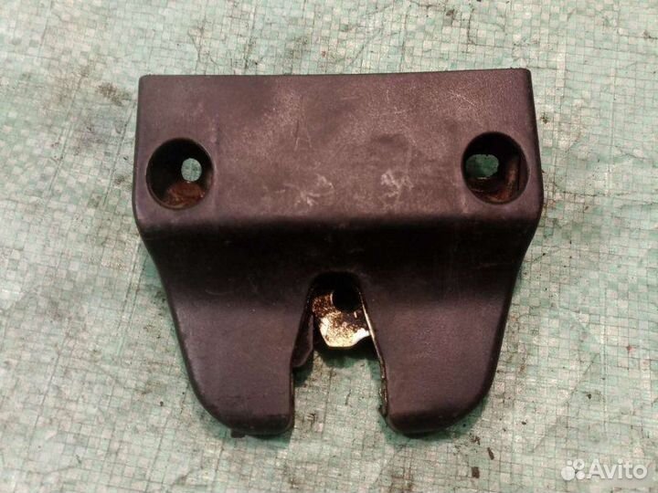 Замок багажника Audi 80 B3