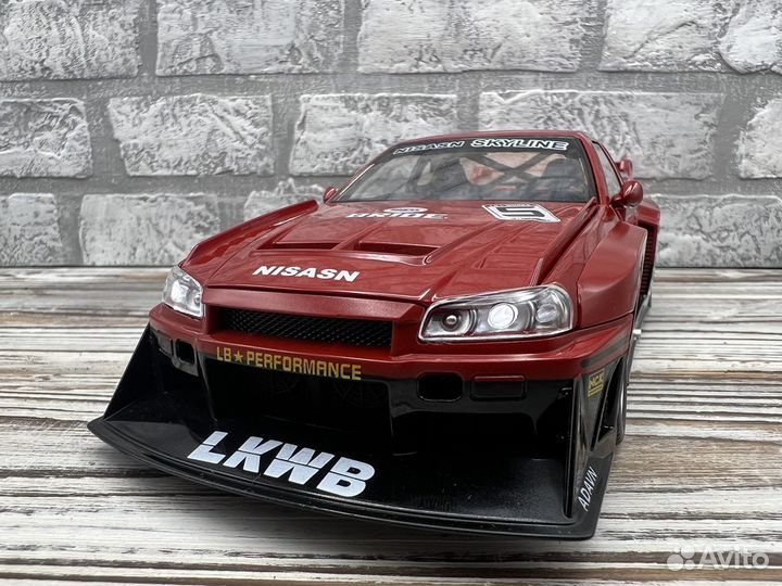 Модель автомобиля Nissan Skyline GT-R R34Ibwk 1:24