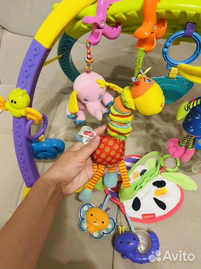 Развивающие игрушки и подвески tinylove