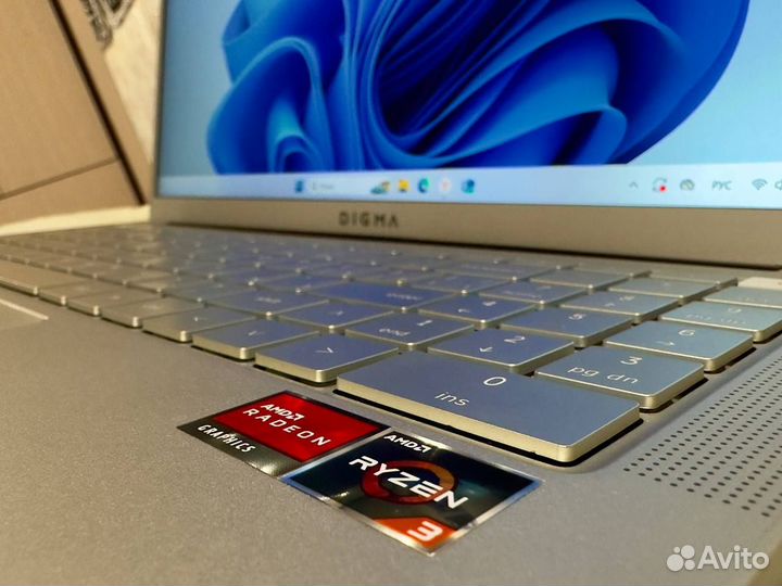 Ноутбук Digma Pro Sprint M Silver DN16R3-8CXW01