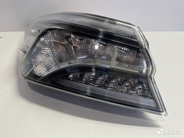 Фонарь наружный задний левый Toyota Camry V70/V75