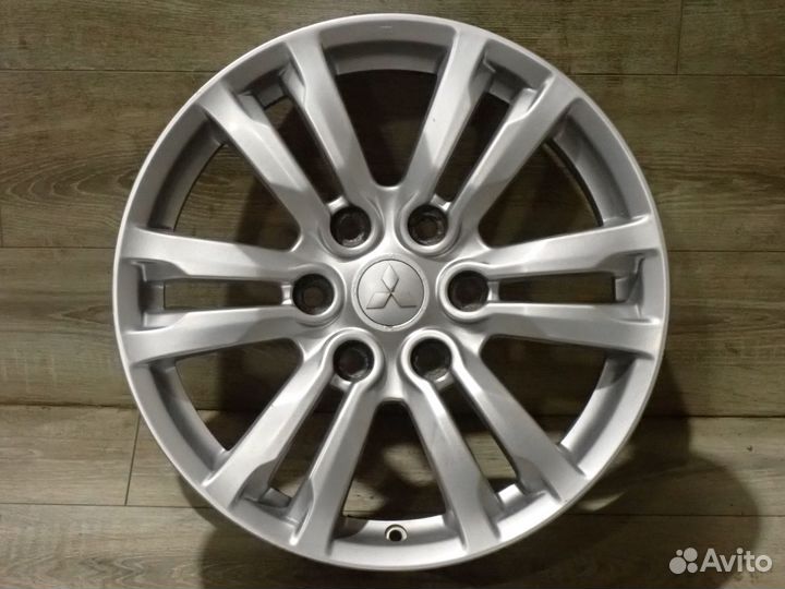 Оригинальные диски R18 Mitsubishi Pajero 4