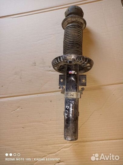 Амортизатор правый передний Skoda Fabia 2 2008 б.у