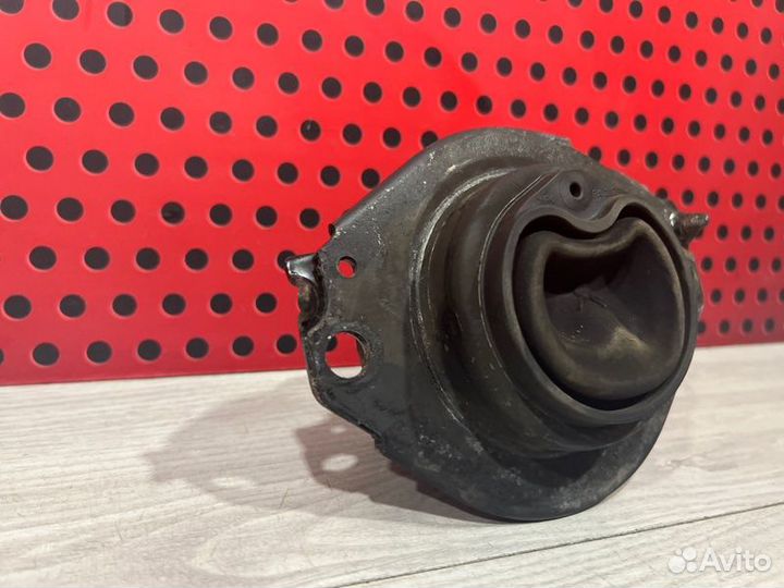 Подушка крепления двигателя Jeep Grand Cherokee