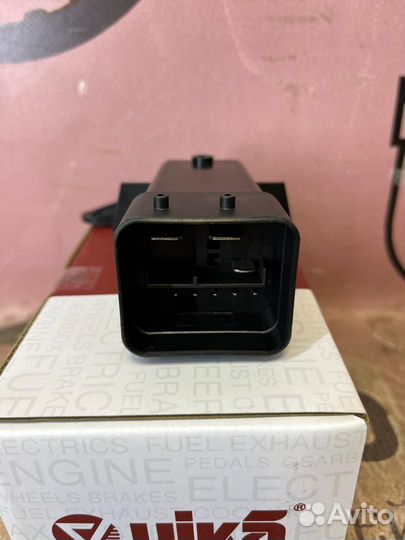 Реле вентилятора Volkswagen Polo Skoda Rapid 2011