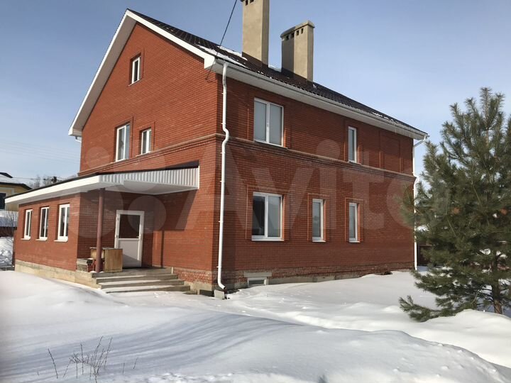 Коттедж 340 м² на участке 9 сот.