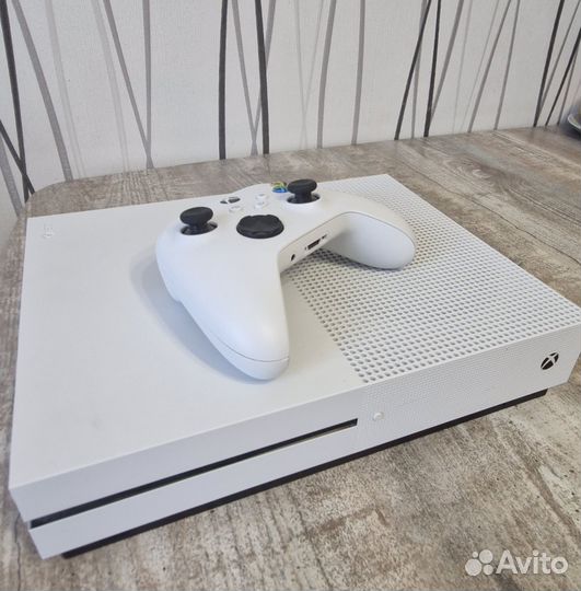 Приставка Xbox One S