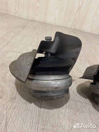 Подушка двигателя Mercedes Benz E250 W211 M272.922