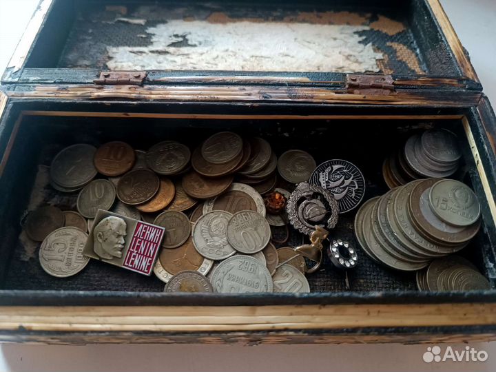 Шкатулка СССР с сокровищами (монеты) значки серьги