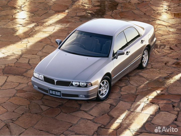 Лобовое стекло на Mitsubishi 