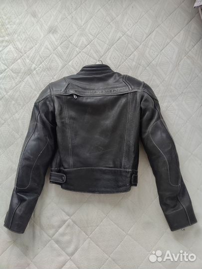 Мотокуртка кожаная женская