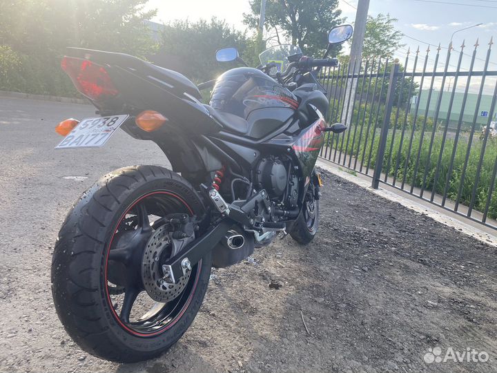 Yamaha FZ6R (XJ6)