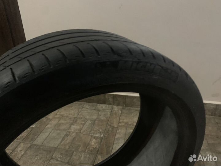 Michelin Agilis 51 275/35 R19
