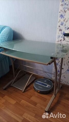 Компьютерный стол стеклянный
