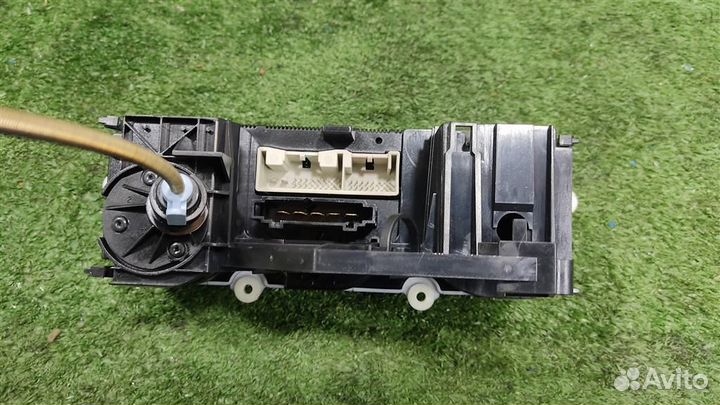 Панель управления отопителя volkswagen Golf Plus