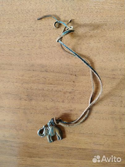 Подвеска слоник на кожаном шнурке