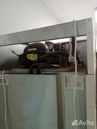 Холодильник требует ремонт