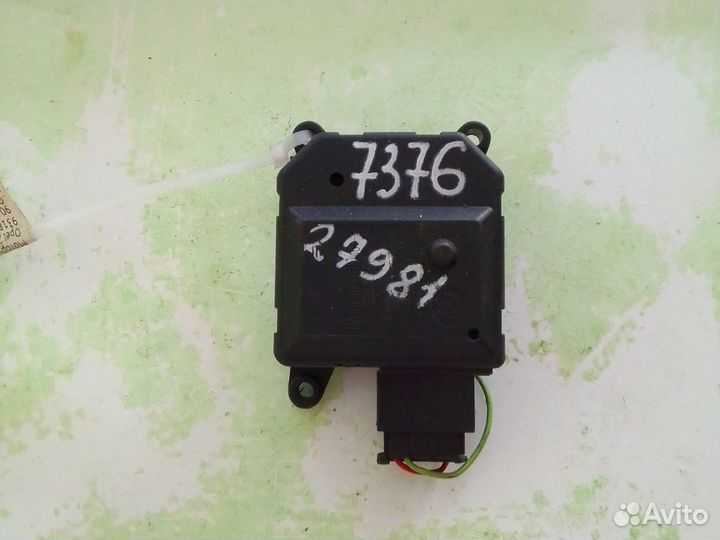 Моторчик заслонки отопителя Opel Zafira B б\у