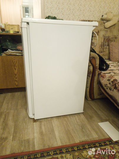 Минихолодильник с морозильной бу
