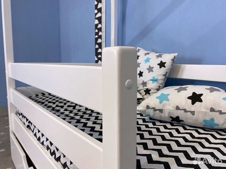 Детская кровать из массива