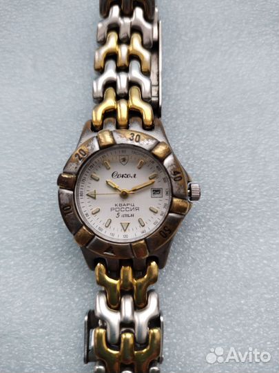 Часы наручные женские СССР водонепроницаемые