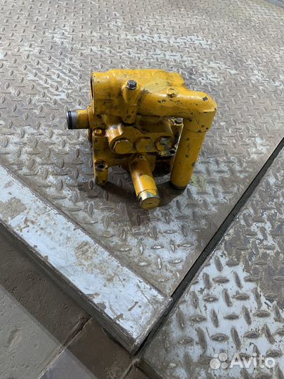 Клапан лебедки komatsu d355c