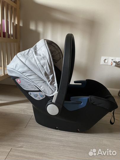 Автокресло Silver Cross Simplicity + база